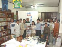 ビデオカメラ贈呈