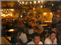 トゥーキュートにて